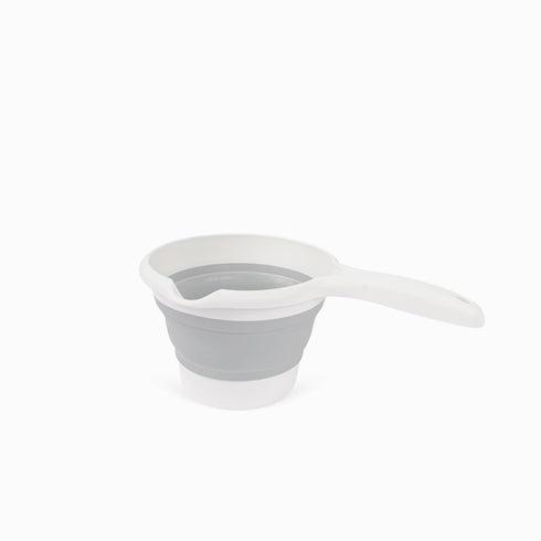 Collapsible Baby Rinse Cup, Lightweight Water Container, Foldable Bathing Solution for Babies and Toddlers