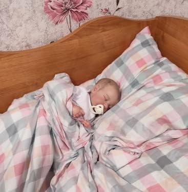 Pinky Reborn Baby Dolls, 20 Inch Realistic Newborn Soft Silicone Doll with Clothes and Toy Accessories
