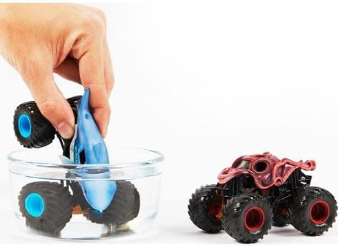 Spin Master 1:64 2-Pack: Octon8er Monster Jam Scale Color-Changing Die-Cast Trucks Megalodon vs.