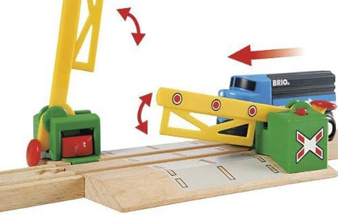 33750 Sets 3 BRIO World - Magnetic Action Crossing | Interactive Wooden Toy Train Accessory | Enhances Hand-Eye