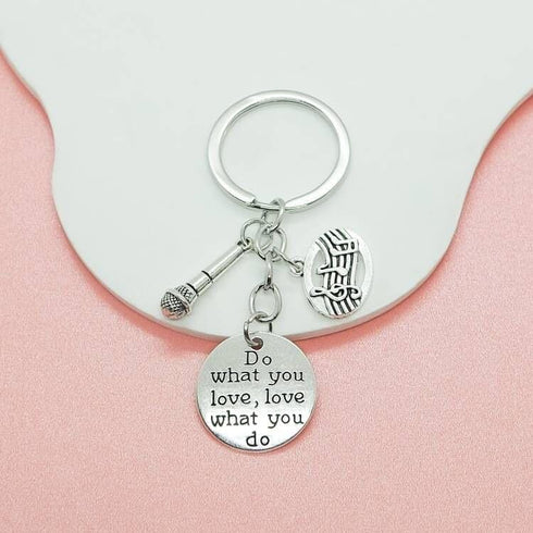20PCS Microphone Keychain Musical Instrument Keychain, Inspirational Gift for Music Teacher Student Musicians