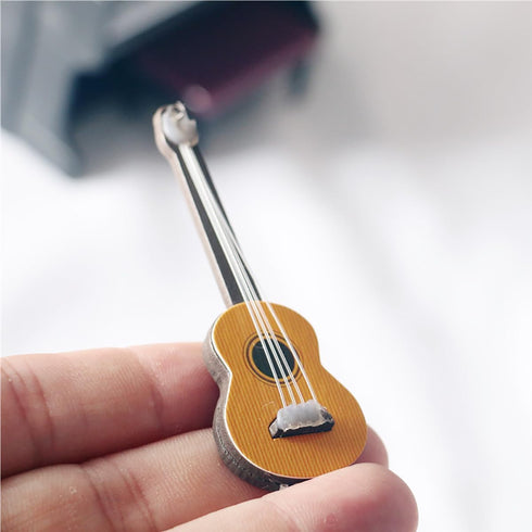 Healifty Base Guitar, 2PCS Wooden Miniature Guitar Dollhouse Musical Instrument Photo Props