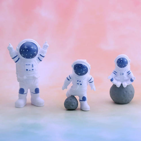3Pcs Astronaut Figurines Cake Topper, Outer Space Cake Decoration Miniature Action Figure Statues for Kids Party