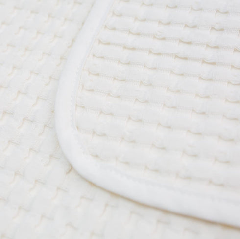 Cozy Lulujo Waffle Weave Baby Blanket in Vanilla