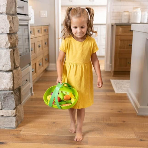 Playset 3+ Fat Brain Toys Pretendables Fruit & Veggie Basket - Pretend with Storage