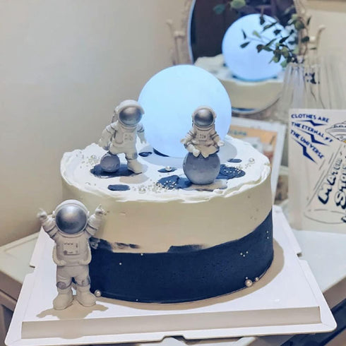 3Pcs Astronaut Figurines Cake Topper, Outer Space Cake Decoration Miniature Action Figure Statues for Kids Party