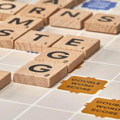 Hasbro Gaming Scrabble Board Game - Classic Crossword Game for Kids Ages 8+, Fun Family Game for 2-4 Players