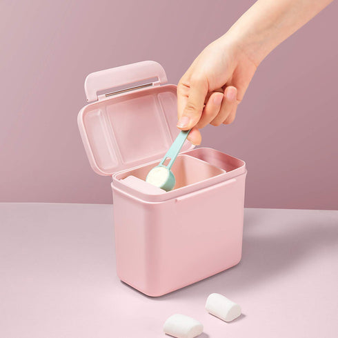 Formula Dispenser with Scoop for Milk Powder, Baby Food Storage and Snack Cup for Travel, Pink (0.92 LB Capacity)