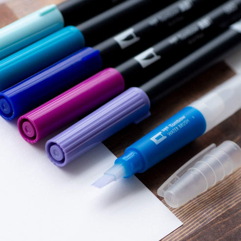 Tombow Water Brush Fine Tip, Refillable Watercolour Brush for Techniques, Adjustable Water Flow