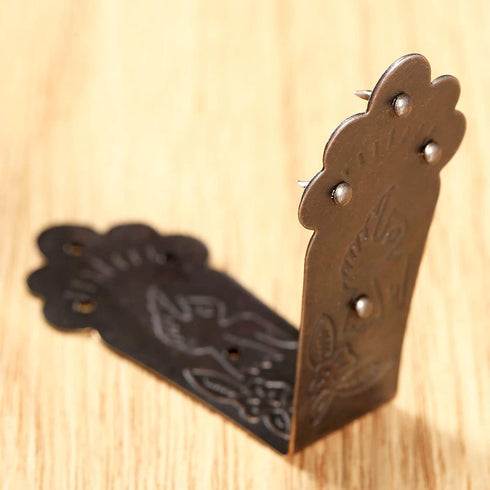 dophee 4Pcs Antique L Shaped Corner Guards, Decorative Edge Bracket Protectors with Mounting Screws