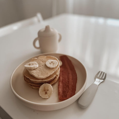 nouka Flat Plate | 100% Food-Grade Silicone | Comes With A Lip Edge | Non-Slip & Soft | Dishwasher Friendly | Soft Blush | Size 7.5 in by noka