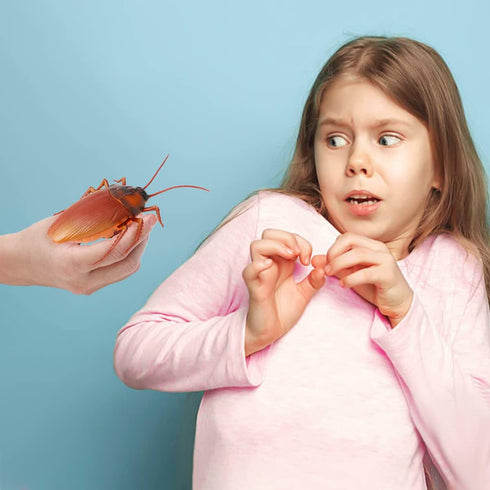 Induction Cockroach Toy for Kids, Smart Sensing Realistic Giant Cockroach Model, Automatic Moving Interactive Fake