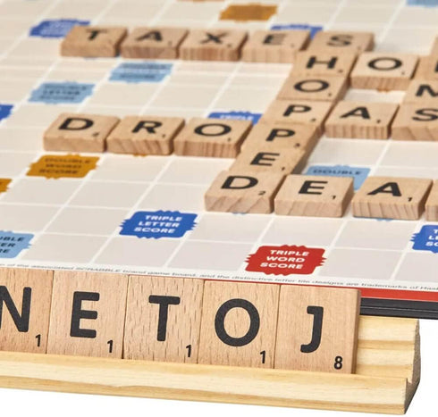 Hasbro Gaming Scrabble Board Game - Classic Crossword Game for Kids Ages 8+, Fun Family Game for 2-4 Players