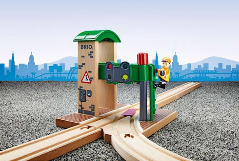 Brio World 33674 - Signal Station | 2-Piece Interactive Wooden Toy Accessory for Kids Ages 3 and Up