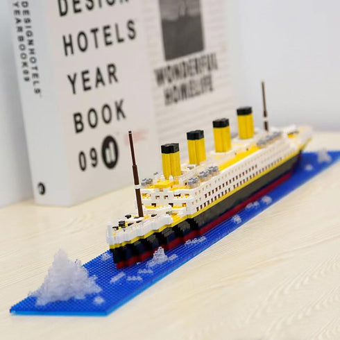 Titanic Ship Model Building Block Set, 3D Puzzle DIY Educational Toys, Mini Bricks Toy Micro Blocks, 1860PCS Gift