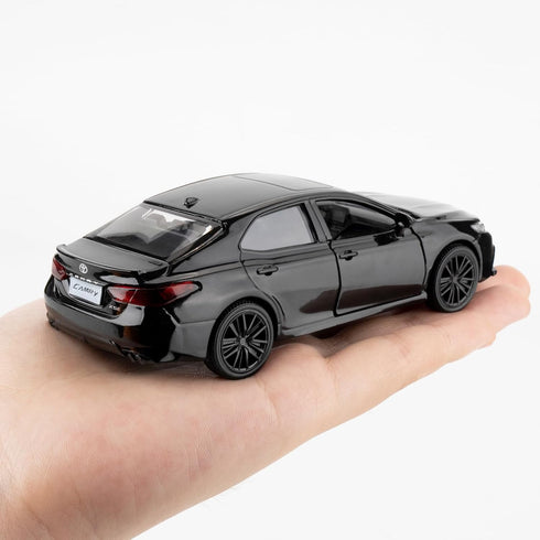 1:36 Camry XSE Car Model, Diecast Pull Back Toy Car, Doors Open, Collection Kids Gift (Black)