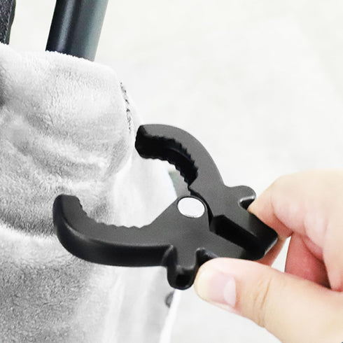 iLulala 4pcs Stroller Clips Pegs to Hook Muslin and Toys Seat Cover, Blanket Clips, Car Seat Cover Clip, Plastic