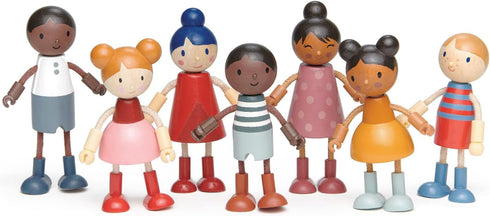 Humming Set 3+ Tender Leaf Toys - Bird Doll Family - Multicultural Wooden Dolls House Family with Flexible Arms