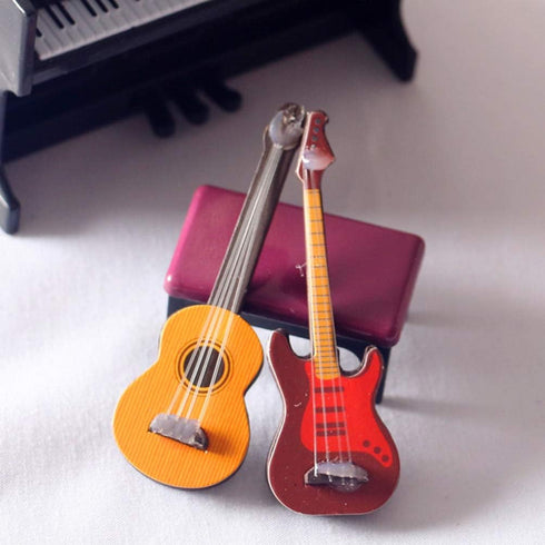 Toyvian 2Pcs Miniature Guitar Dollhouse Musical Instrument, Wood Bass Guitar Model Ornament
