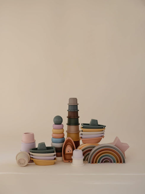 mushie Stackable Bath Boats Toy (Rustic) | Floating Bathtub Toys for Baby & Toddler, Set of 5