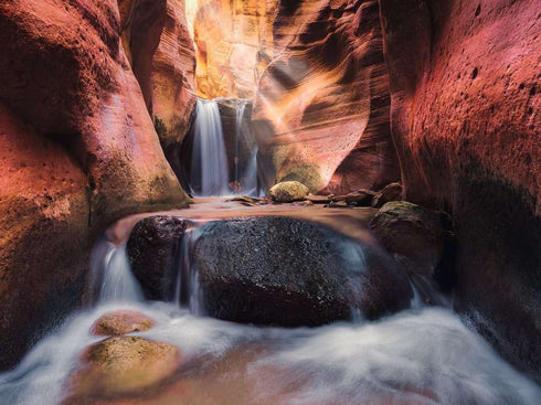 Ravensburger Puzzle 12000801 - Der Wasserfall im Red Canyon - 1500 Teile Puzzle for Adults