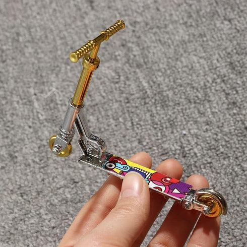 Mini Fingerboard Scooters Gold, Tiny Two Wheel Toys, Finger Scooter Fingertip Movement Skateboard for Play