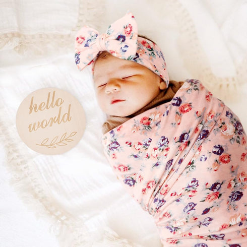 BQUBO Baby Girl Newborn Receiving Blanket with Bow Hat Headband Wooden Birth Announcement Card Set Baby Floral Print Nursery Swaddle Wrap