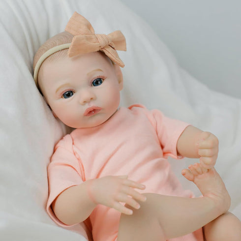 Lifelike Reborn Baby Dolls - 18 inch Realistic Baby Doll Weighted Newborn Gift Set for Children and Collectors