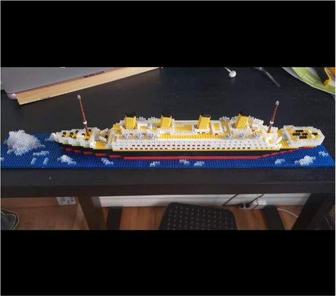 Titanic Ship Model Building Block Set, 3D Puzzle DIY Educational Toys with 1860Pcs Micro Mini Blocks