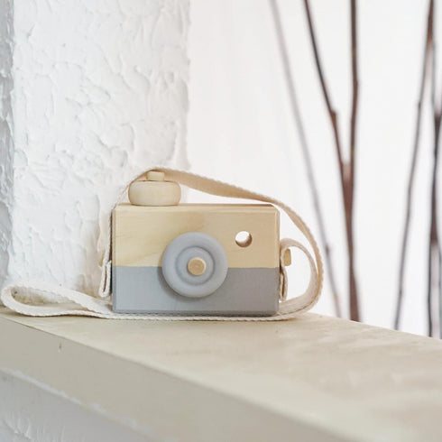 Baby Toy Wooden Mini Camera Toy, Baby Kids Cute Mini Sharpe Toy, Neck Hanging Photographed Props for Baby Toddlers