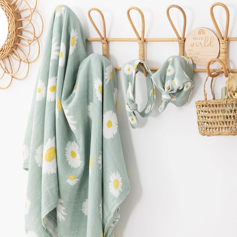 Set 47x47 inches, BabyWhale Muslin Swaddle Blanket with Hat and Headband Bow, Daisy Pattern Swaddle for Baby Boys