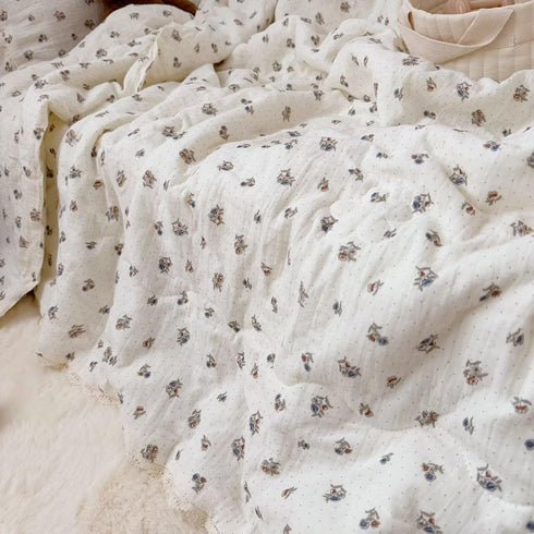 47x59 Inches BuLuTu Pansy Flower Pattern Toddler Quilt Crib Size, Muslin Cotton Kids Comforter with Lace Edges, Chic