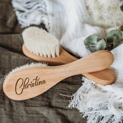 DOYOUWE Set, Set Personalized Newborn Brush Personalised Baby Hair Brush and Comb with Names, Wooden Baby Comb, Soft