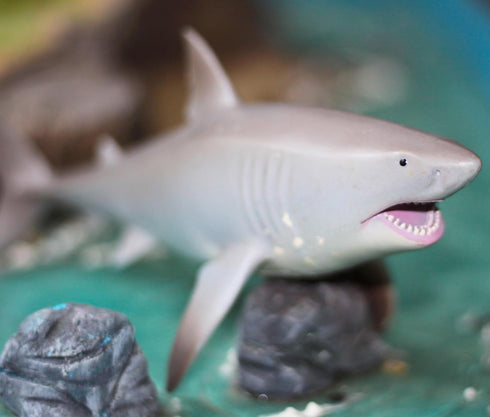 Gemini&Genius Great White Shark Toy, Realistic Action Figure for Kids Birthday Party and Bath Play