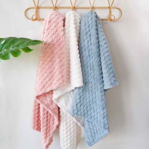 HOMRITAR Flannel Fleece Fluffy Baby Blanket, 3D Jacquard Soft Warm Plush for Toddler or Newborn (30 x 40 Inch, Cream)