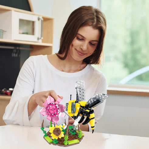 WULOBOOI Sets, Ideas Insect Collection Toy Building Bee with Flowers Sunflowers Nature Display Models for Home Decor