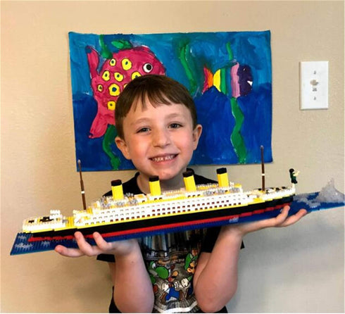 Titanic Ship Model Building Block Set, 3D Puzzle DIY Educational Toys with 1860Pcs Micro Mini Blocks