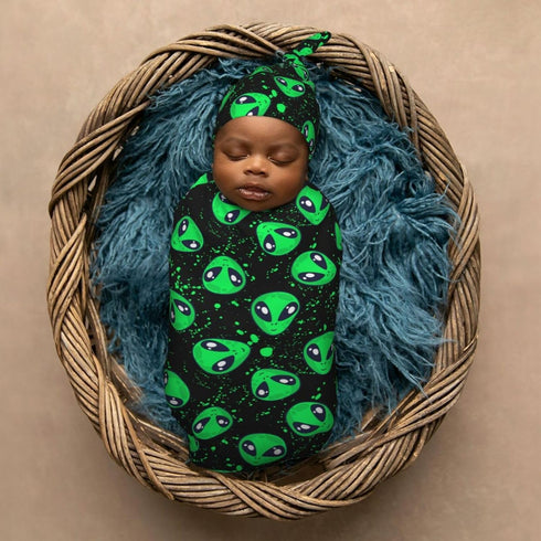 Green Alien Head Newborn Swaddle Blanket and Hat Set, Soft Baby Receiving Blanket for Infant Boy Girl Gift