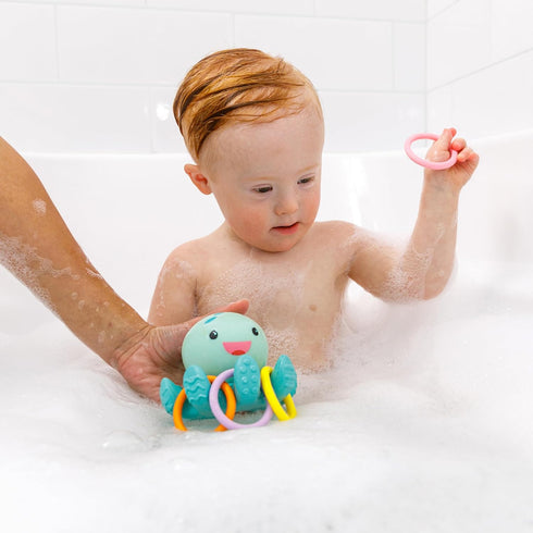 Infantino Light Up Ring Catcher - Illuminating Octopus with Five Tossing Rings for Motor Skills in Babies & Toddlers