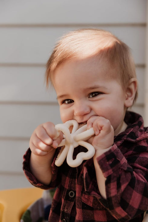 Haakaa Silicone Clover Teether Toy, Food Grade Silicone for Babies 3-12 Months, Soft Chew Toy (Oat)