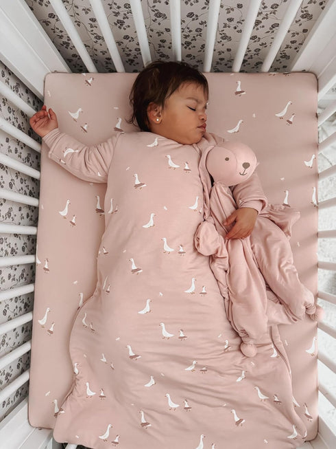 Cozy gunamuna Crib Sheet Ultra-Soft, Breathable Fitted Sheet for Standard Cribs, Sleep Surface for Babies and Toddlers