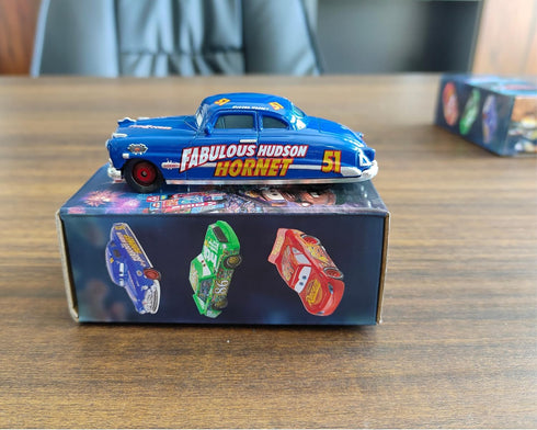 Die-Casting Racers Toy Cars, Safety Alloy Material, Beauty Color Box Packaging for Your Son's Birthday Gift