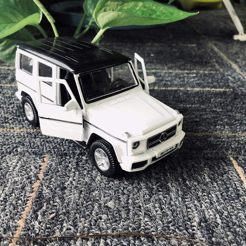 1:36 Scale Benz G63 Car Model for Kids, Alloy Pull Back G Wagon Toy Car for Toddlers Gift (White)