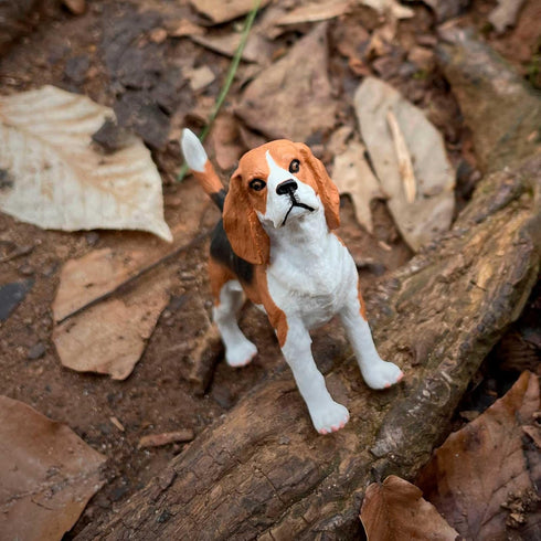2.5" 3+ Safari Ltd. Beagle Figurine - Detailed Plastic Model Figure - Fun Educational Play Toy for Boys, Girls & Kids