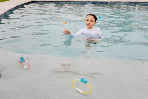 Chuckle & Roar Underwater Torpedo Toss - Outdoor Water Play with Throwing Torpedoes and Target Rings for Ages 5+