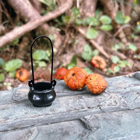 Aorvoras 1:12 (5PCS) Miniature Cauldron, Dollhouse Scale Mini Witch's Brew, Halloween Miniatures, Dollhouse Miniatures