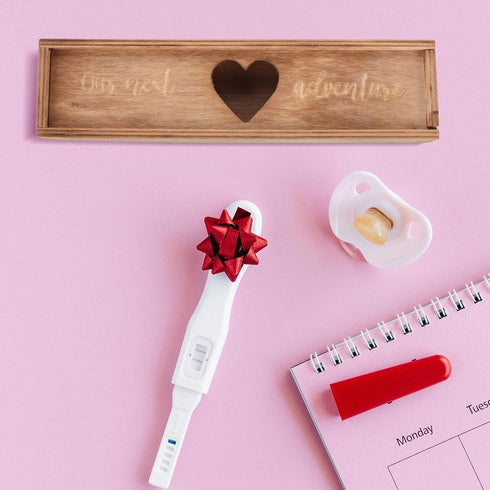 PERSELOSO Wooden Pregnancy Test Keepsake Box with Lid Announcement Storage Container Brown Pregnancy Announcement Box