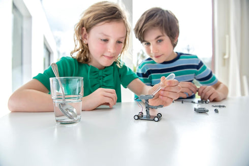 4M Toysmith Green Science Salt Water Powered Robot Kit, STEAM Beach Toy for Boys & Girls 5+