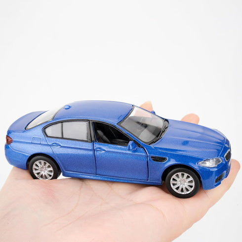 1/36 BMW M5 Diecast Alloy Model Car with Pullback Function, Toy Car Gift for Boys and Girls (Blue)