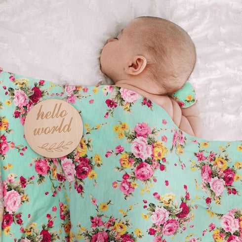 Set DRESHOW BQUBO Floral Swaddles for Baby Girl Newborn Receiving Blanket with Bow Hat Mittens Wooden Birth